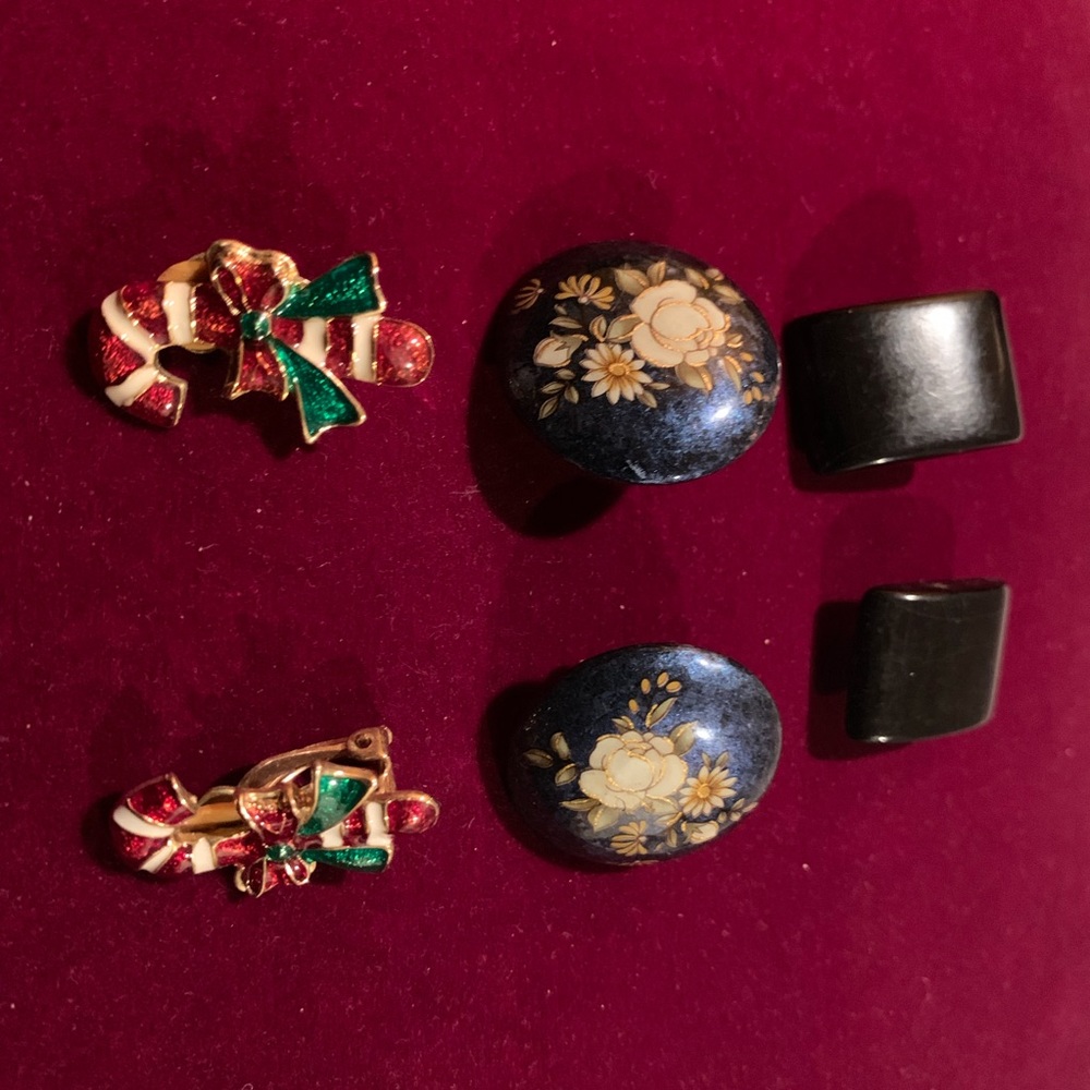 Lot of 3 Vintage Clips On Earrings..